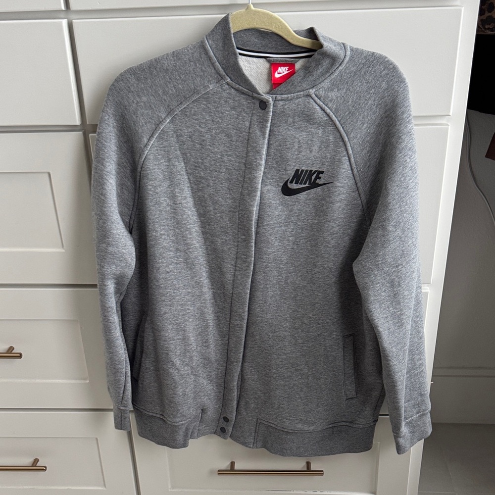 Nike Women’s Gray sweatshirt Jacket